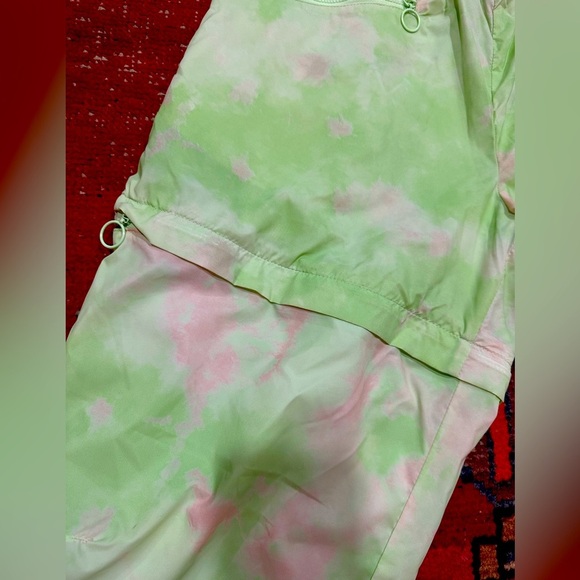 FABLETICS Unique zip away wind pants/shorts sz M - NWOT - Picture 3 of 5